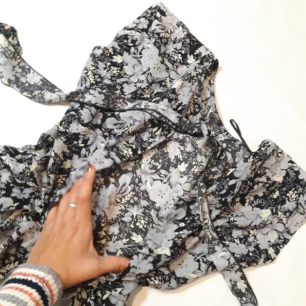 Lavender Floral Print Dress XS/2 Open Back neck Tie